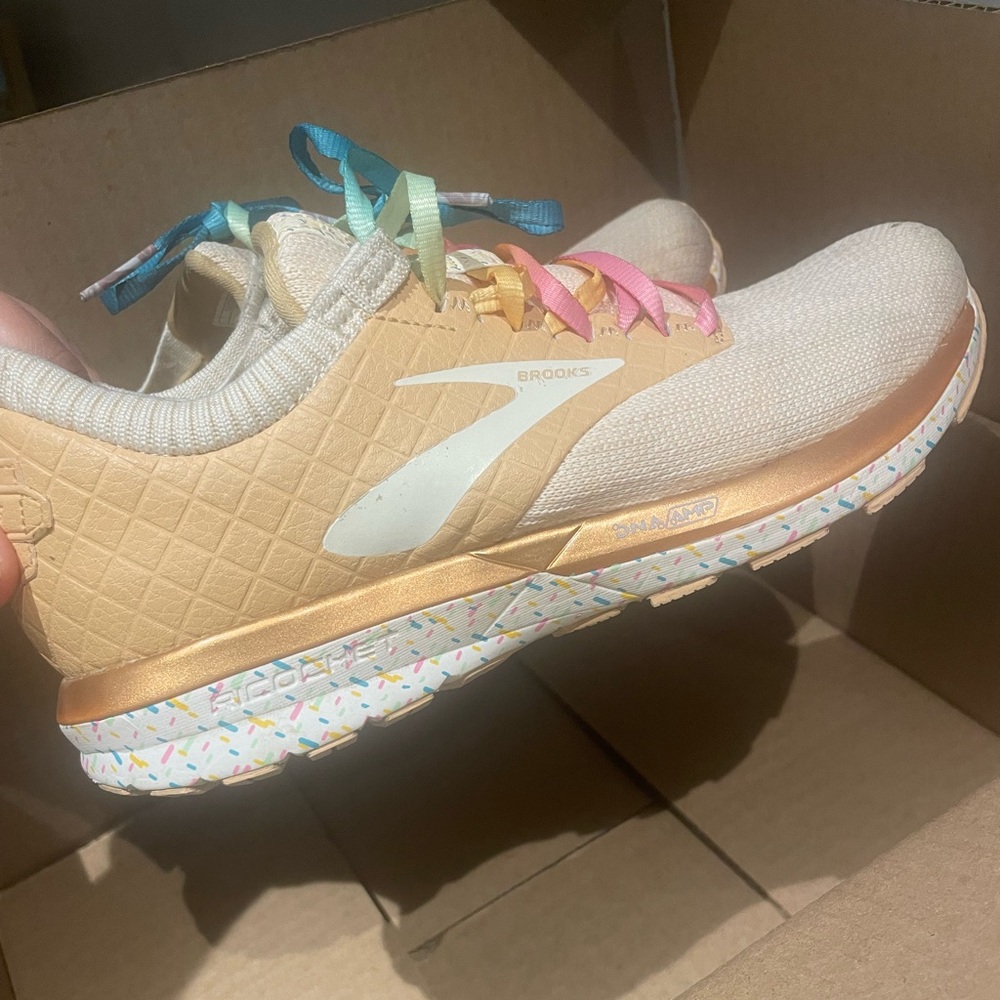 Brooks Shoes Ghost 12 Gold Cream Sneakers With Rainbow Confetti Soles  - Size 8